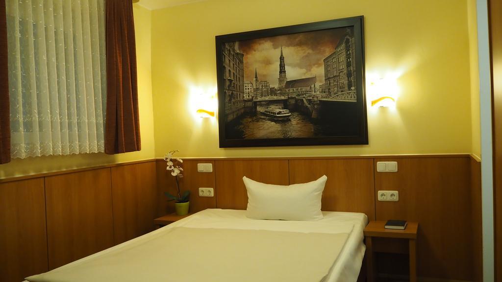 Altan Hotel Αμβούργο Δωμάτιο φωτογραφία